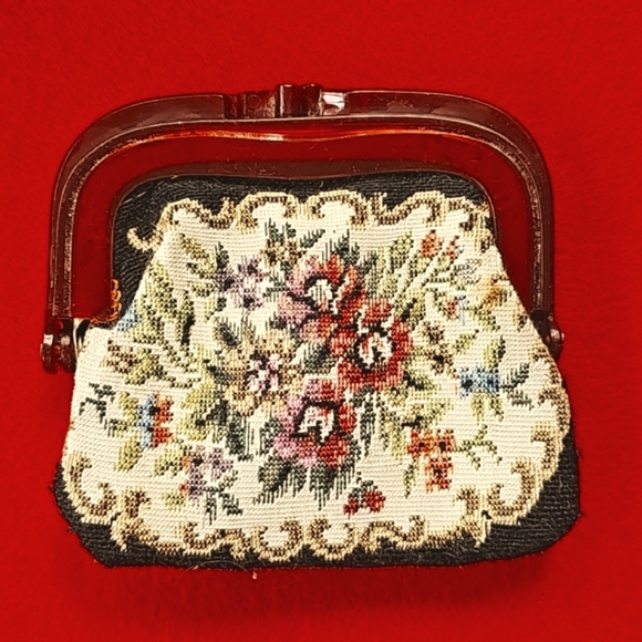 Clutch & Coin Purse - Picture 12 of 16